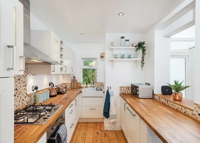 Nomi Homes - Exeter - Bookdirect - Central - Beach - Wifi