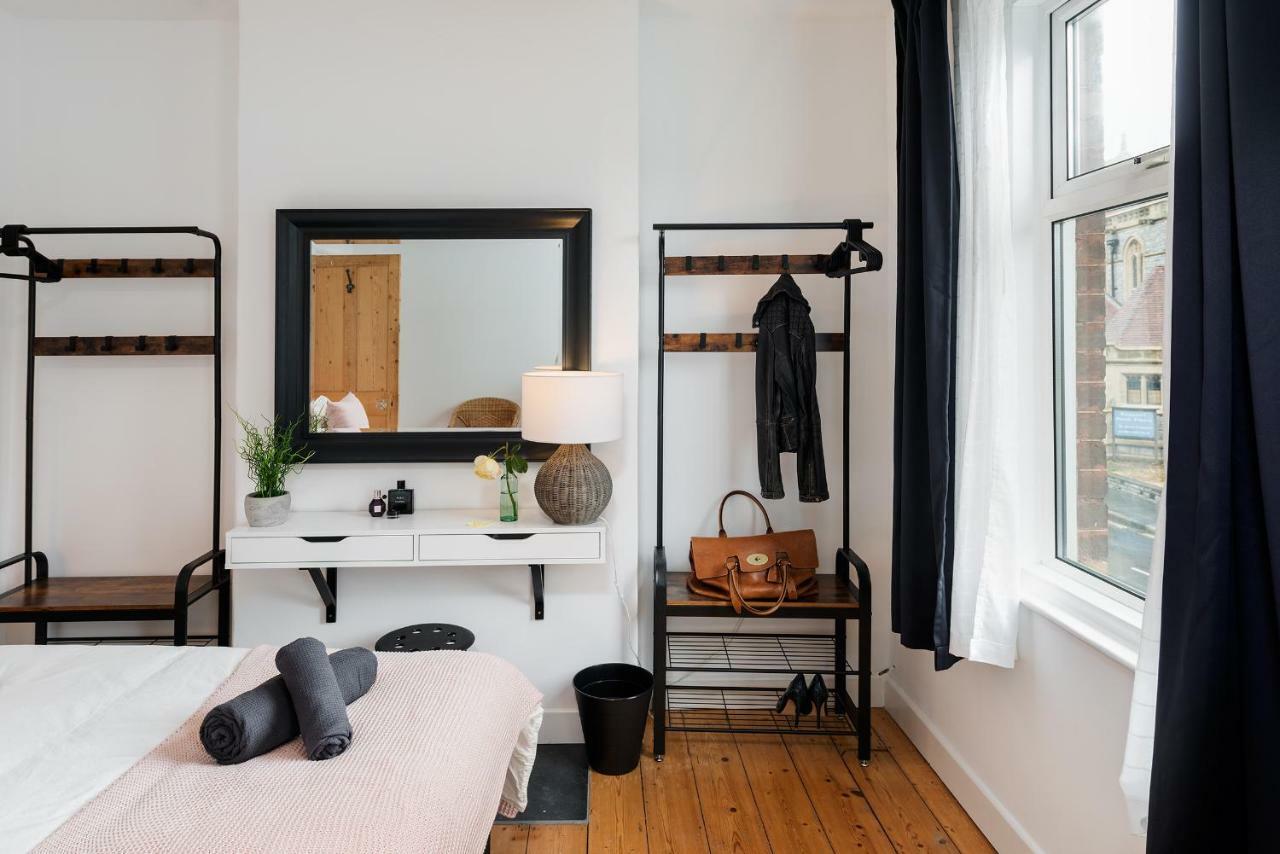 Nomi Homes - - Bookdirect - - - Wifi Exeter