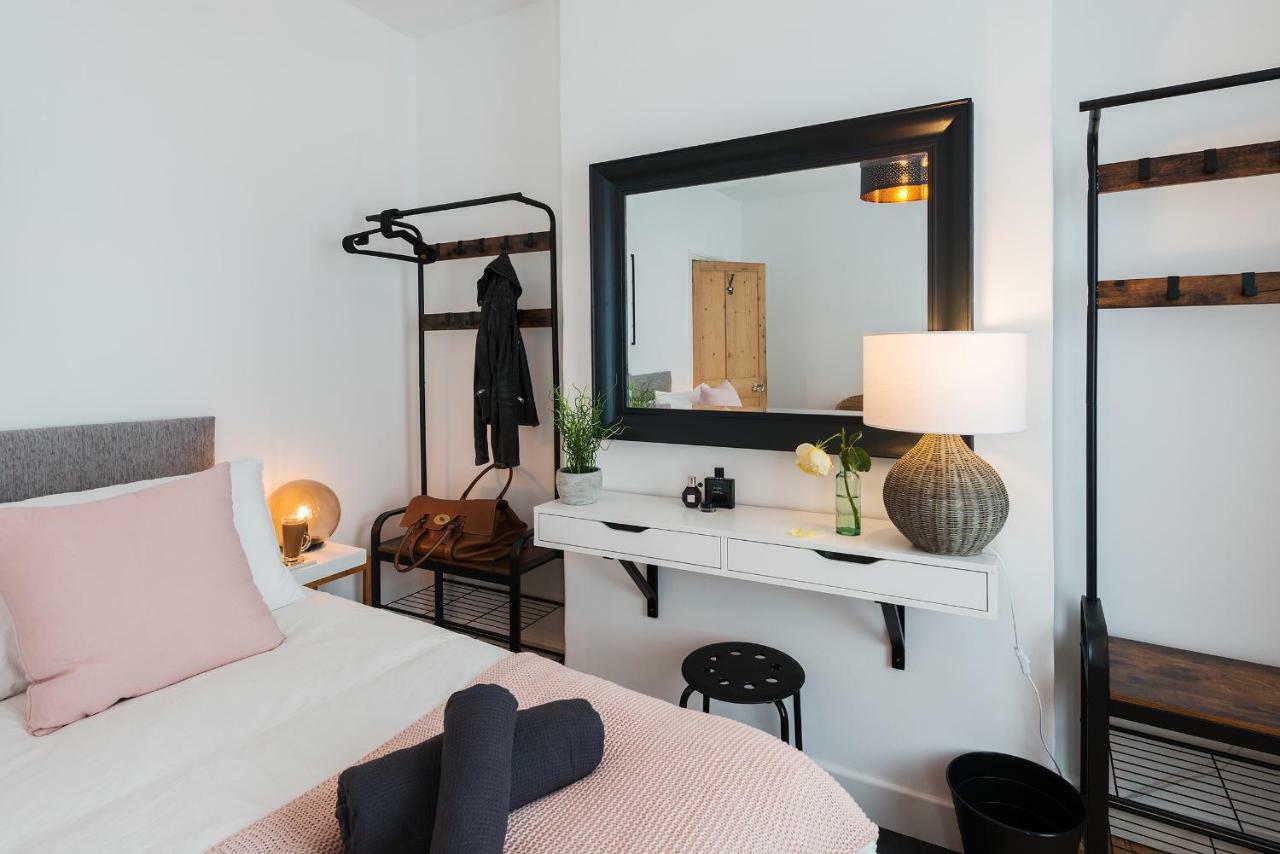 Holiday home Nomi Homes - - Bookdirect - - - Wifi Exeter