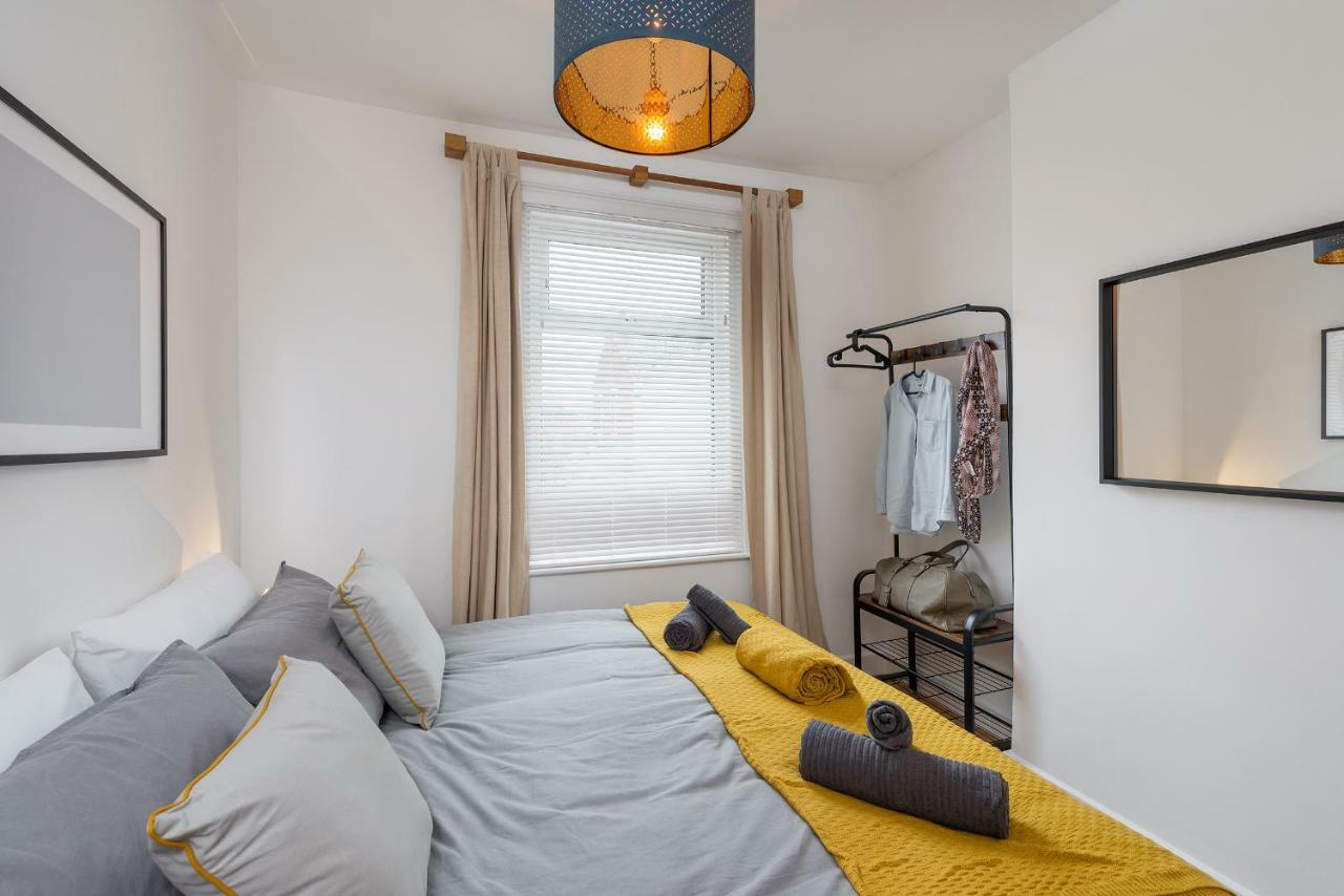 Nomi Homes - - Bookdirect - - - Wifi * Exeter