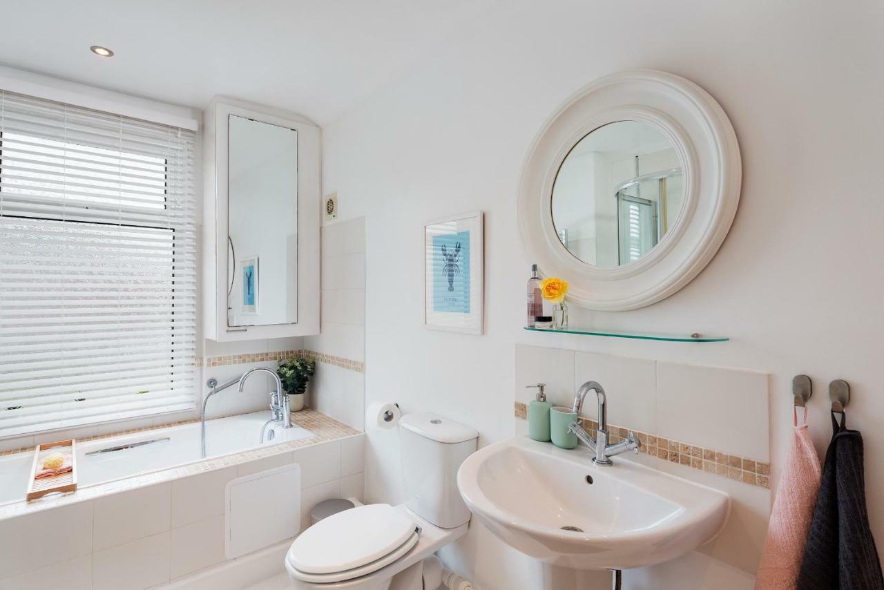 Holiday home Nomi Homes - - Bookdirect - - - Wifi Exeter