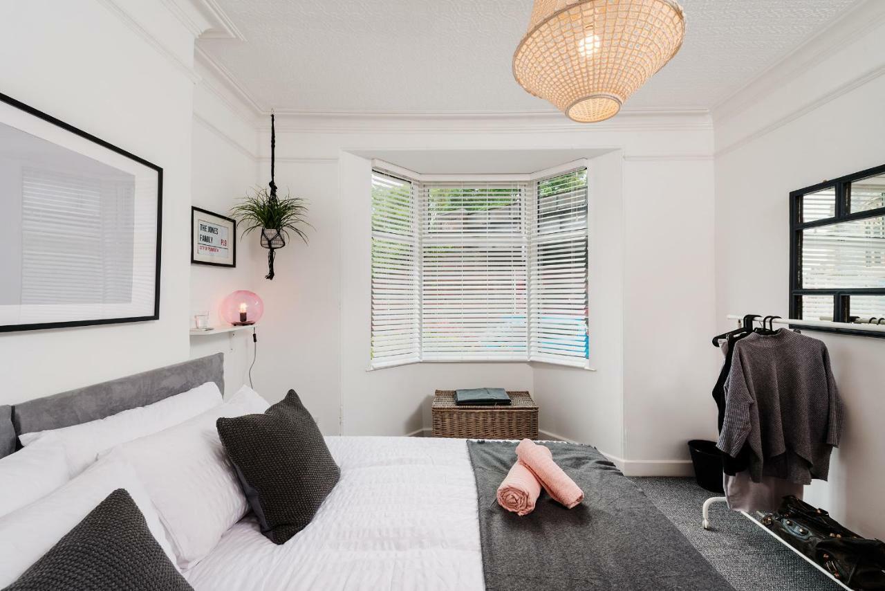 Nomi Homes - - Bookdirect - - - Wifi Exeter