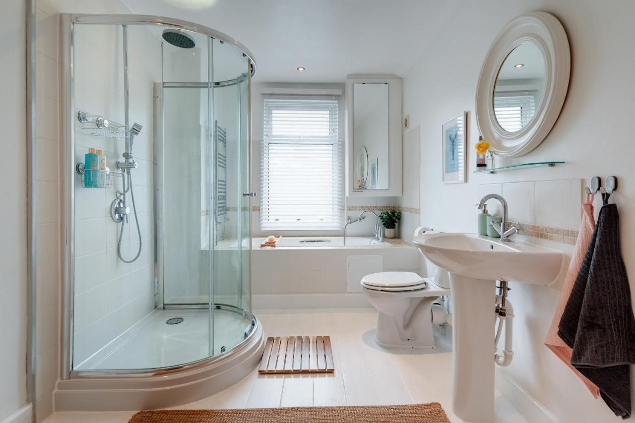 Nomi Homes - - Bookdirect - - - Wifi Holiday home *