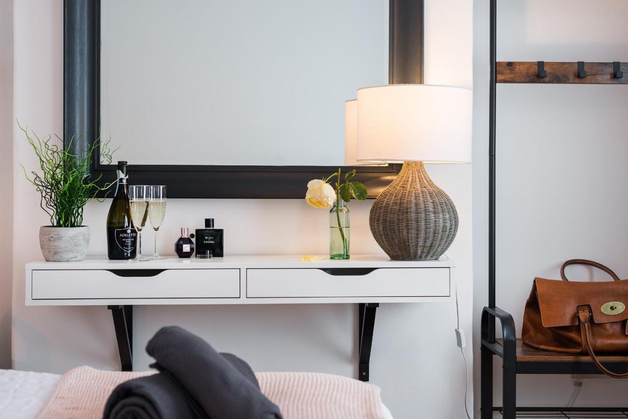 Nomi Homes - - Bookdirect - - - Wifi