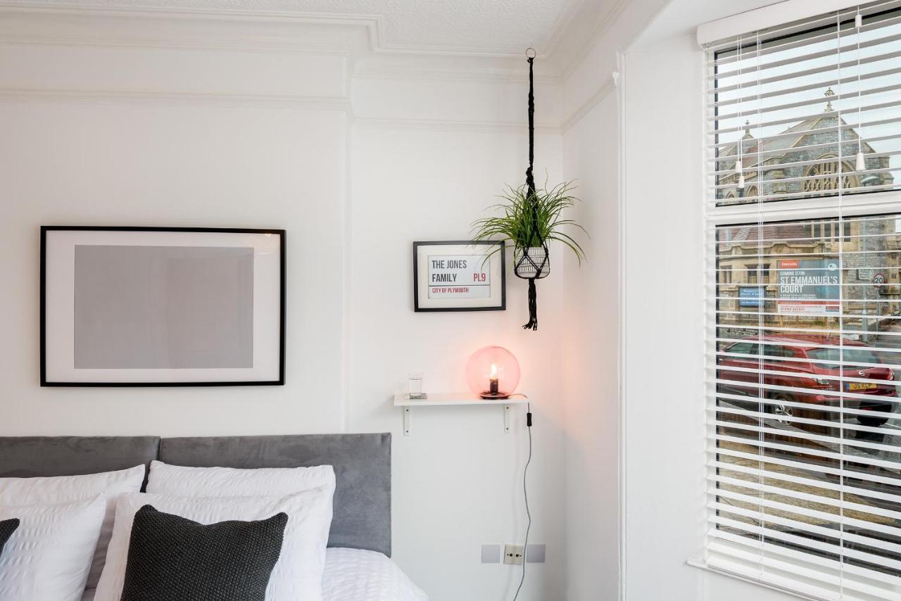 Nomi Homes - - Bookdirect - - - Wifi *