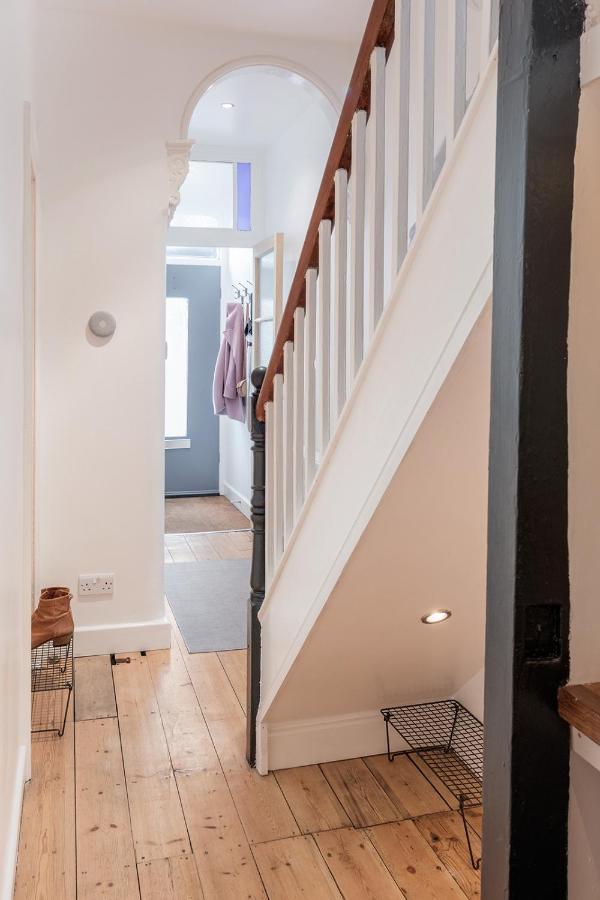 Nomi Homes - - Bookdirect - - - Wifi Exeter