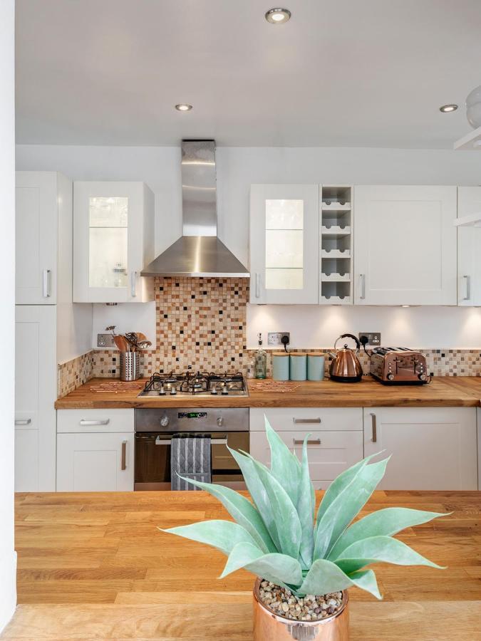 Nomi Homes - - Bookdirect - - - Wifi Holiday home *