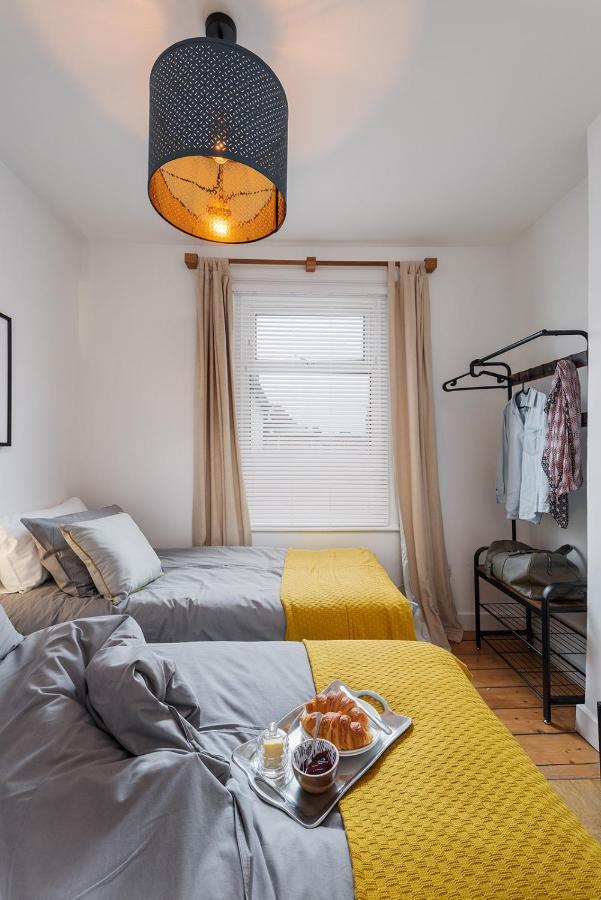 Nomi Homes - - Bookdirect - - - Wifi *